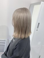リグ 横浜(Lig.)&nbsp;ミルクティー/ケアブリーチ/ニュアンスカラー/切りっぱなしボブ