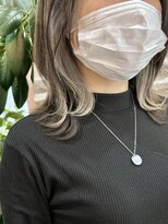 ヤード 藤沢(YARD)&nbsp;ホワイトカラー×イヤリングカラー【藤沢駅/藤沢】