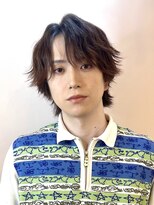 リタ(Lita)&nbsp;波巻きパーマ風ウルフメンズメイク