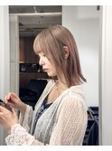 ダブルカラー / ベージュ / 切りっぱなしボブ