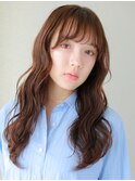 肌映えショコラカラーのゆる波ロング