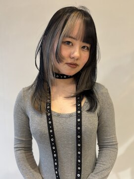 イル(ill) デザインカラー レイヤーカット ブリーチ ロング 大須