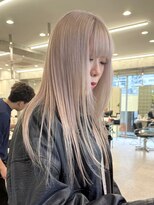 サンクプロジェクト(cinq PROJECT)&nbsp;ホワイトベージュの透明感ミディアムレイヤー