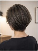 白髪ぼかしハイライト×丸みショートボブ