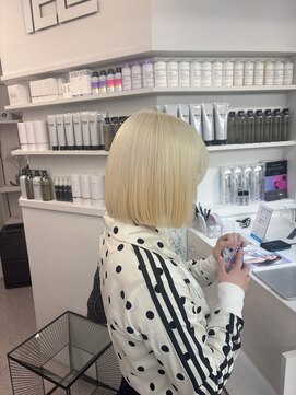 ペレ 原宿(PELE) ダークパープルナチュラルショート夏のヘアアレンジ原宿