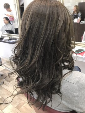 ヘアーサロン イルア 北越谷(hair salon I'LUNA) ナチュラルグレー