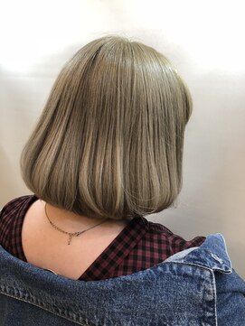 ティンク 大船(Tink) ミルクティーベージュ×重め前下がりボブ【Tink大船/国分】