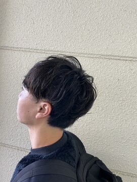 レオ 幸手(Leo) 20代30代メンズクラウドマッシュ丸み束感ビジカジトレンド