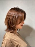 大人可愛いミディアムくびれレイヤー
