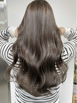 キラ 原宿(KILLA) 細めハイライトカラー/大人ガーリー/ダークアッシュ/モード/原宿