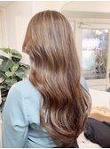韓国風ヘアミルクティーグレージュハイライトロングヘア