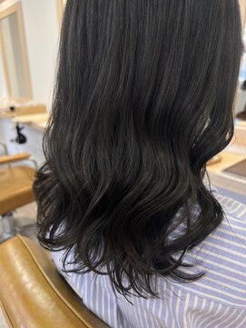 アンフレール 透明感グレージュ / 鈴木悠菜