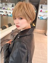 ロンド クラン 岡崎(Lond Clan)&nbsp;束感のあるクビレショートは甘すぎないトレンドヘア