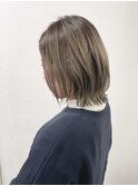 ナチュラルグレージュ×ぱっつんラインショートレイヤー