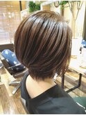 ウェイト低めのグラデーションボブ