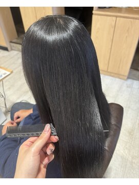 サミット アメ(SUMMIT ame.) 癖や広がりが気になる方縮毛矯正で直せます