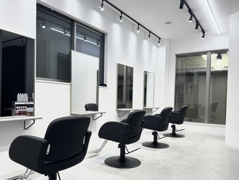 クラン(CLAN)の写真/１客制の完全貸し切りプライベートサロン◇ベテランオーナースタイリストのマンツーマンで理想を叶えます♪