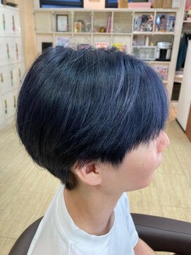 マニス(manis) ブルーブラック爽やかビジネスショートスタイルメンズヘア