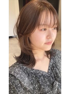 ルカ サロン(LUCA SALON) 外はねミディアムレイヤーボブ