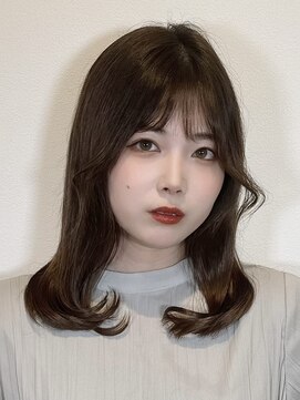 レヴィア(REVIA) レイヤーカット髪質改善トリートメントミルクティーベージュ