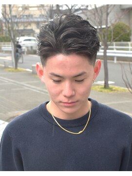 フリーク バーバーショップ 都島店(FREAK BARBER SHOP) スキンフェード　ラルフカール　リバースパーマ　極道パーマ