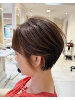 アッシュ 西荻窪店(Ash)&nbsp;大人可愛い丸みショート×上品チラ見せイヤリングカラー