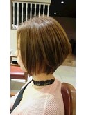 サイドシルエットが綺麗なショートボブ