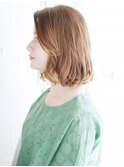 かきあげバングのゆるカールボブ
