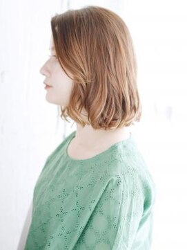 ヘアメイク ナル(hair make nalu) かきあげバングのゆるカールボブ