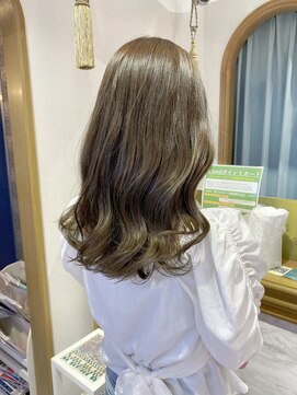 ロンドアベニール 北千住(Lond avenir) ゆるふわミディアム オリーブグレージュ 西田大樹