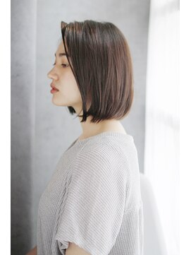 リーニアプラスエヌ(LINHA +n) 20代30代40代 モードの顔した大人ボブ【長浜】