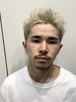 クオル 立川(QOL) ホワイトブロンドミルクティーベージュショートレイヤー刈り上げ