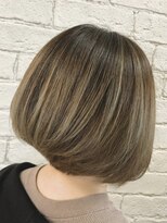 グレープバイン(GRAPEVINES)&nbsp;大人かわいいハイライトカラーボブ