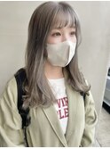 ブリーチダブルカラーカーキグレージュ顔まわりカットロング