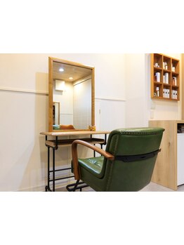 しっかり時間をかける丁寧なカウンセリングは、お客様の理想を汲み取り、一人ひとりに合った施術をご提案☆