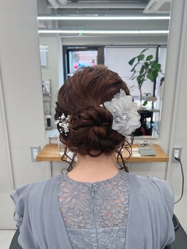 バルべス トーキョー(BARBES TOKYO) 後毛ありの編み込みアップ【清板】