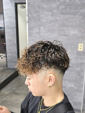 アノ(Ano.) 大分中央町メンズパーマカットスキンフェードスペインカール