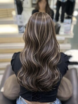 エン(en.) *ベージュ コントラストハイライト