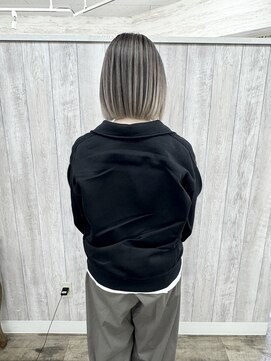 ラッズプラスエイチ(Lads+h) バレイヤージュ　ボブ