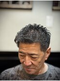 ワイルドアップバング　スキンフェード　アイロンパーマ