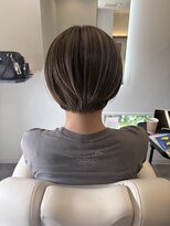 ソア(soa.) ハイライトでグレージュカラー×ショートボブ