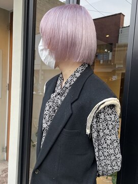 ヘアー アイス ルーチェ(HAIR ICI LUCE) ぱつっとボブ ボブ ハイトーンカラー ホワイトピンク 担当山中