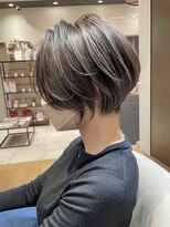 バンプ ギンザ(BUMP GINZA)&nbsp;《30代40代》白髪ぼかしハイライト×前下がりボブ【イケダ】