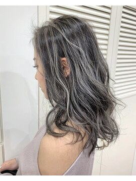 ジゼル(giselle by Do Do) 外国人風ハイライト