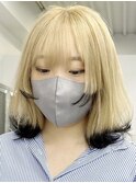 ベージュブラック[新宿駅/斜めバング/グレージュカラー]