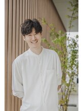 ヘアーサロンコモレビ(hair salon komorebi) 岩井 和也