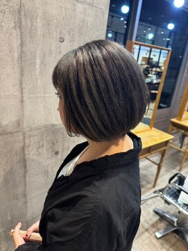 インパークス 獨協大学前駅店(INPARKS) 外国人風切りっぱなし前下がりレイヤーボブハイライトグレージュ