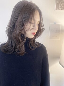 シンク オモテサンドウ(sync omotesando) アッシュグレージュ/グレージュカラー/くびれヘア/前髪なし