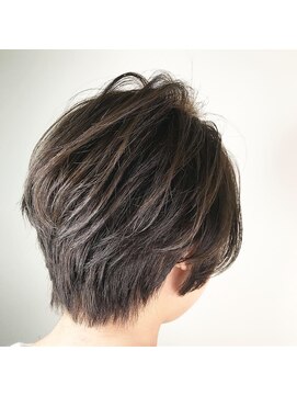 リアン(Lien) 首元スッキリ！ショート好きにはたまらない軽めレイヤーショート