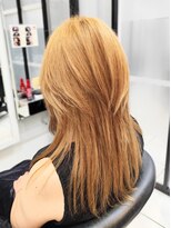 ヘアースタジオ ジェイワン(hair studio J ONE)&nbsp;30代40代50代ウルフレイヤーロング白髪ぼかし　ゴールドベージュ